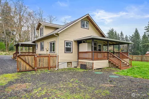 Exterior - 17 Maple Leaf St, Raymond, WA 98577 photo 7 of 11