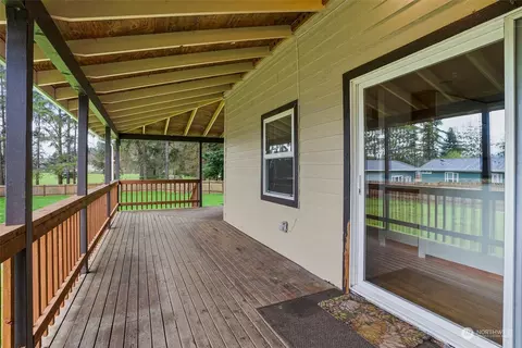 Exterior - 17 Maple Leaf St, Raymond, WA 98577 photo 5 of 11