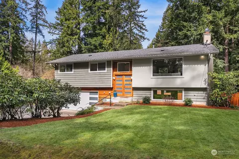 23824 SE 30th St, Sammamish, WA 98075