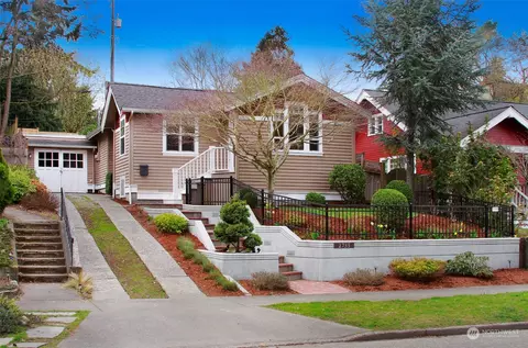 2733 49th Ave SW, Seattle, WA 98116