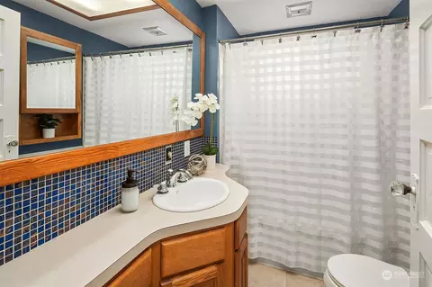 Bath - 705 3rd St, Sultan, WA 98294 photo 3 of 3
