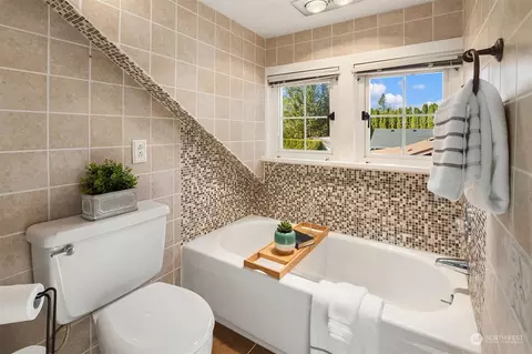 Bath - 705 3rd St, Sultan, WA 98294 photo 2 of 3