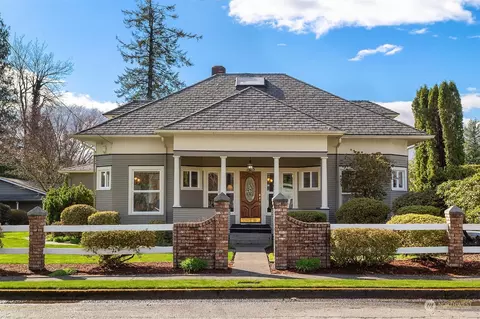 705 3rd St, Sultan, WA 98294