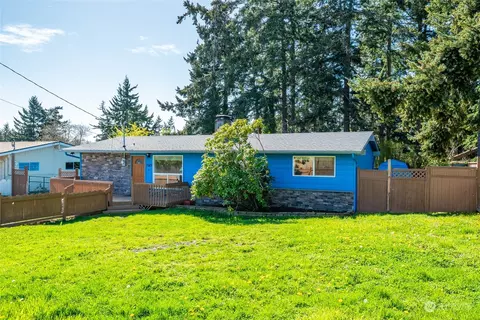 1081 SW Heller St, Oak Harbor, WA 98277