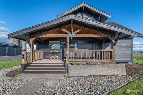9122 Jackman Rd, Lynden, WA 98264