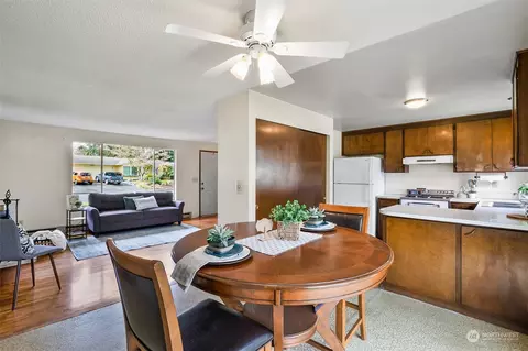 Dining - 6329 Sycamore Pl, Everett, WA 98203 photo 2 of 2