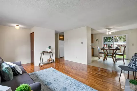 Living - 6329 Sycamore Pl, Everett, WA 98203 photo 5 of 5