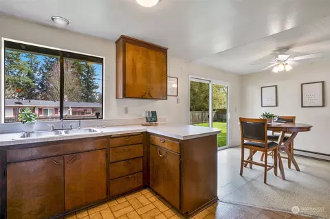 Kitchen - 6329 Sycamore Pl, Everett, WA 98203 photo 2 of 4