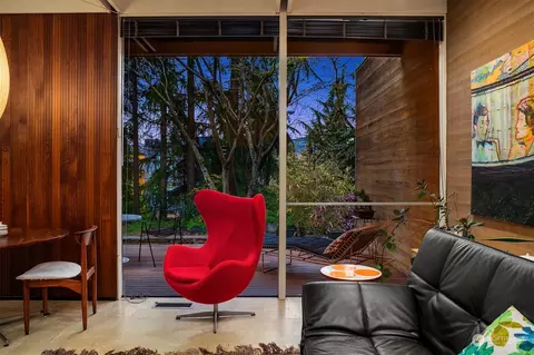 Exterior - 1401 E Spring St, Seattle, WA 98122 photo 7 of 22