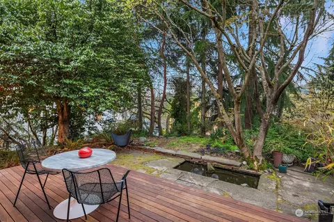 Exterior - 1401 E Spring St, Seattle, WA 98122 photo 5 of 22