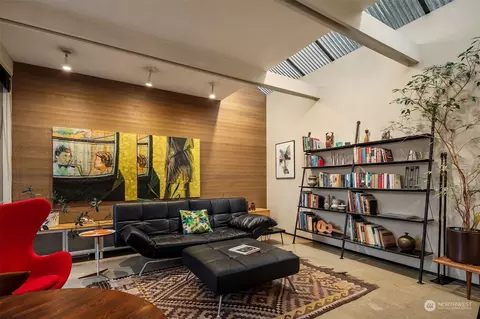 Living - 1401 E Spring St, Seattle, WA 98122 photo 3 of 4