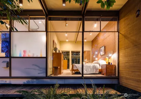 Exterior - 1401 E Spring St, Seattle, WA 98122 photo 15 of 22