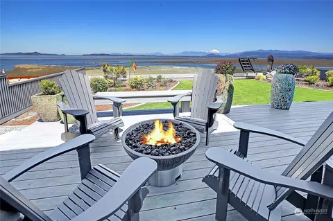 341 Arrowhead Beach Rd, Camano Island, WA 98282