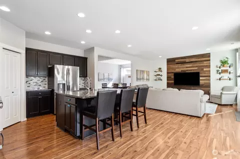Dining - 913 Ofarrell Ln NW, Orting, WA 98360 photo 3 of 3