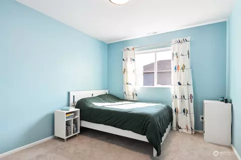 Bedroom - 913 Ofarrell Ln NW, Orting, WA 98360 photo 4 of 4