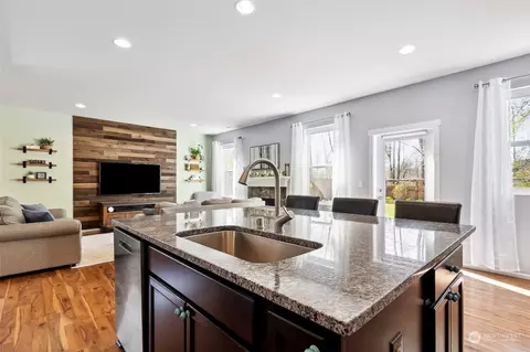 Kitchen - 913 Ofarrell Ln NW, Orting, WA 98360 photo 3 of 3