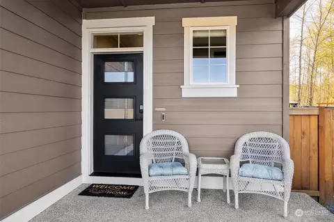 Exterior - 913 Ofarrell Ln NW, Orting, WA 98360 photo 2 of 5