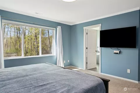 Bedroom - 913 Ofarrell Ln NW, Orting, WA 98360 photo 2 of 4