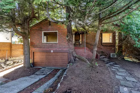 4085 Hillcrest Ave SW, Seattle, WA 98116
