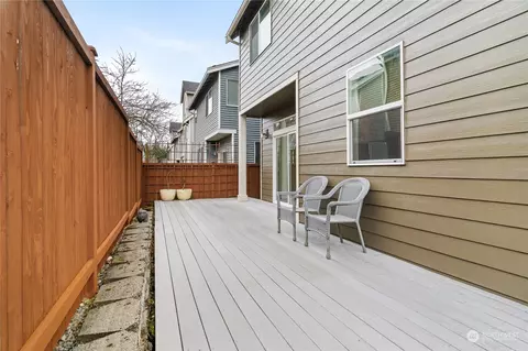 Exterior - 305 125th Pl SE, Everett, WA 98208 photo 9 of 10