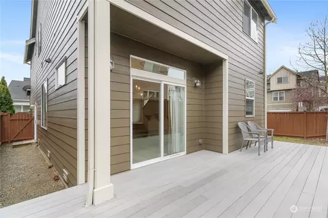 Exterior - 305 125th Pl SE, Everett, WA 98208 photo 7 of 10