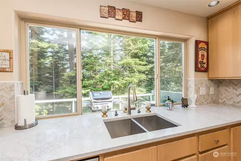 Kitchen - 195 Fairway Dr, Sequim, WA 98382 photo 2 of 6