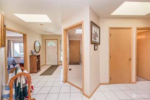 Entry Way - 195 Fairway Dr, Sequim, WA 98382 photo 2 of 3
