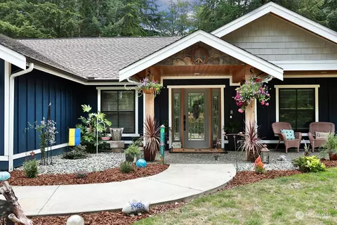 994 Rehberg Rd, Greenbank, WA 98253