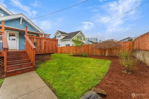 Exterior - 1114 Wetmore Ave, Everett, WA 98201 photo 7 of 8