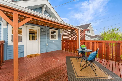 Exterior - 1114 Wetmore Ave, Everett, WA 98201 photo 5 of 8