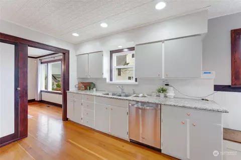 Kitchen - 1114 Wetmore Ave, Everett, WA 98201 photo 3 of 3