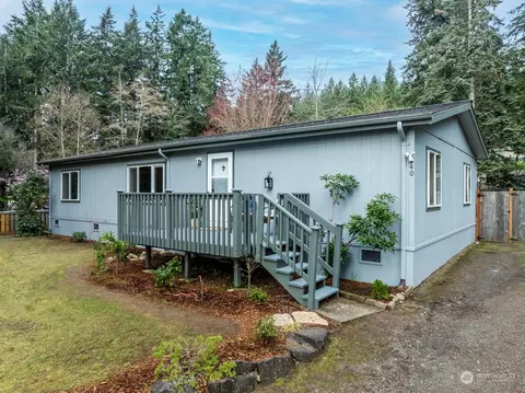 40 NE Santa Maria Ln, Belfair, WA 98528