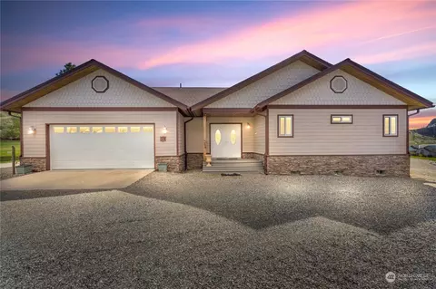 39 Long Dr, Pateros, WA 98846