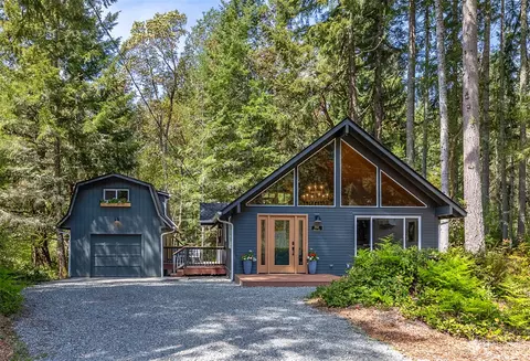 10618 Madrona Dr, Anderson Island, WA 98303
