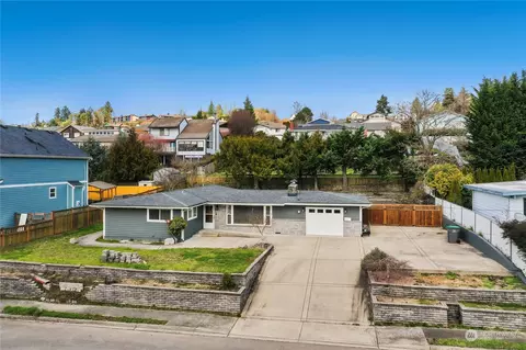 302 E 29th St, Bremerton, WA 98311