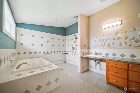 Bath - 302 E 29th St, Bremerton, WA 98311 photo 3 of 5