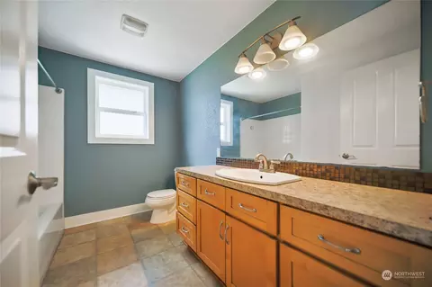 Bath - 302 E 29th St, Bremerton, WA 98311 photo 4 of 5