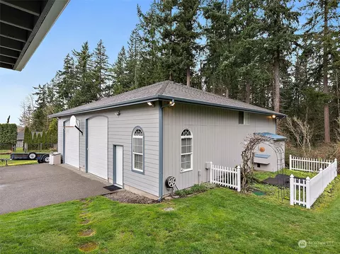 Exterior - 24512 SE 387th St, Enumclaw, WA 98022 photo 6 of 8