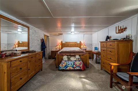 Bedroom - 427 E Wapato Ave, Chelan, WA 98816 photo 3 of 3