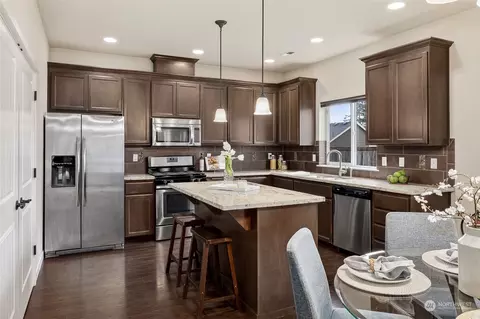 Kitchen - 20309 40th Ave E, Spanaway, WA 98387 photo 2 of 2
