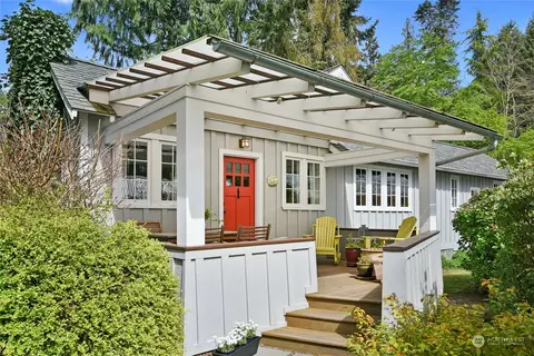 10616 Manitou Beach Dr NE, Bainbridge Island, WA 98110
