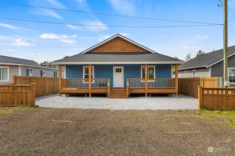 831 N 1st St, Westport, WA 98595