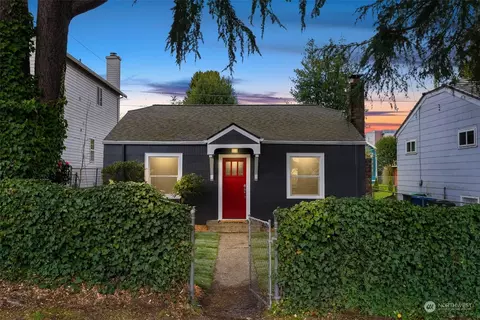 740 N 102nd St, Seattle, WA 98133