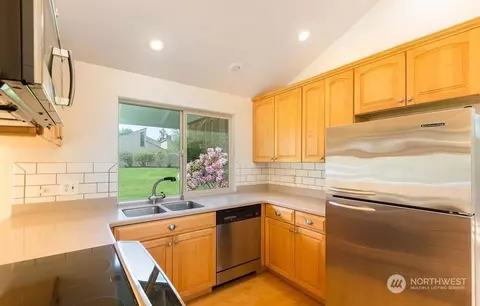 Kitchen - 116 Hilltop Dr #D, Sequim, WA 98382 photo 3 of 3