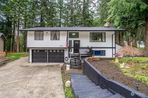 19010 61st St E, Lake Tapps, WA 98391