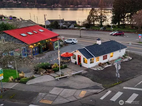 25960 Central Ave NE, Kingston, WA 98346