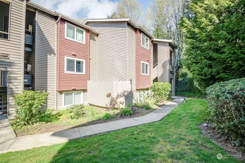 15719 4th Ave S #23, Burien, WA 98148