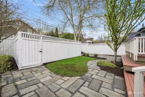 Exterior - 1126 19th Ave E, Seattle, WA 98112 photo 8 of 9