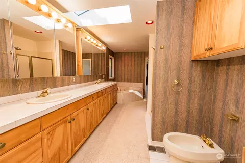 Bath - 653 Brigadoon Blvd, Sequim, WA 98382 photo 5 of 7