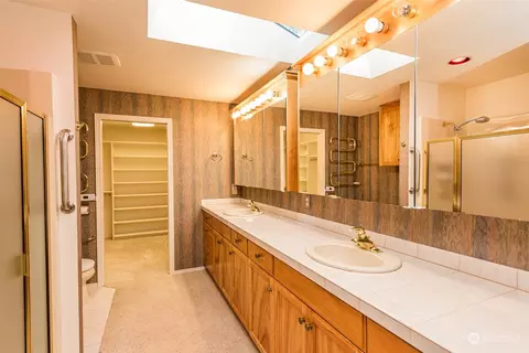 Bath - 653 Brigadoon Blvd, Sequim, WA 98382 photo 4 of 7